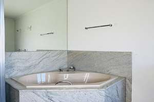 ++Top-Lage am Stadtrand (Passau):  Einladendes Haus mit zeitlosem Stil und flexibler Einlieger-WH – Die vollständige Adresse der Immobilie erhältst du vom Anbieter., 94113 Tiefenbach – Vorschaubild 9