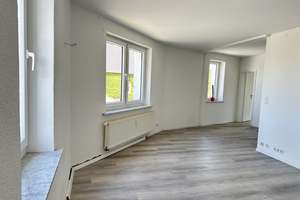 Helle, ruhige, schön geschnittene 3 ZKB – August-Bebel-Straße 21, 2730 Ebersbach/Sachsen – Vorschaubild 2
