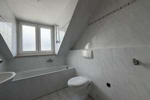 Bezugsfrei! Attraktive 3-Zimmer-Dachgeschosswohnung im Herzen von Dachau! – Brucker Str. 1, 85221 Dachau – Vorschaubild 5