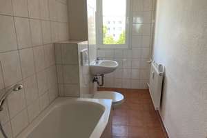 3-Raum-Wohnung mit Blick auf den Stadtteilpark – Albert-Einstein-Straße 14, 39387 Oschersleben (Bode) – Vorschaubild 3