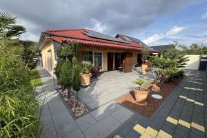 Freistehender Bungalow mit traumhaftem Gartenparadies, moderner Technik und Garage – Die vollständige Adresse der Immobilie erhältst du vom Anbieter., 67575 Eich – Vorschaubild 1