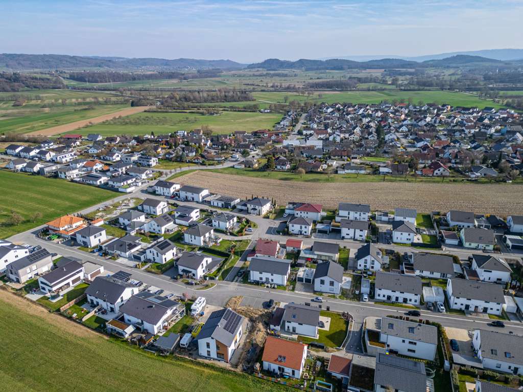 Immobilie in Volkertshausen - Neuwertiges Zweifamilienhaus im Neubaugebiet Volkertshausen - Bild 4