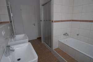 TRAUMHAFTE PENTHOUSEWOHNUNG! 3 Zimmer, offener Wohn-/Essbereich, riesige Dachterrasse! – Fasanenweg 43, 22851 Norderstedt – Vorschaubild 6