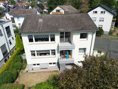 Freistehendes Zweifamilienhaus mit Garten und Garage – tolles Zuhause mit vielfältigen Möglichkeiten