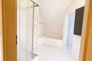 Helle Dachgeschosswohnung mit Süd-Terrasse & Blick ins Grüne – Erlbachstraße 9 - 9b, 81249 Lochhausen, München – Vorschaubild 9