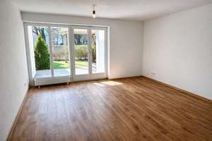 Moderne 2-Zimmer-Erdgeschosswohnung 
mit Garten in München-Aubing