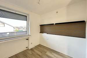 „Einziehen & Aufatmen: Stylische 3-Zimmer-Perle mit Aufzug & Loggia.“ – Die vollständige Adresse der Immobilie erhältst du vom Anbieter., 41238 Giesenkirchen-Mitte, Mönchengladbach – Vorschaubild 4