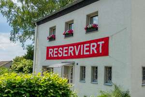RESERVIERT / Einfamilienhaus mit großem Garten in ruhiger Lage nahe der Innenstadt von Lüdenscheid – Die vollständige Adresse der Immobilie erhältst du vom Anbieter., 58509 Lüdenscheid – Vorschaubild 1