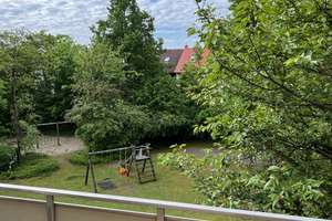 Lichtdurchflutete 2,5 Zimmer Wohnung mit Südbalkon und nahe des historischen Pfanzeltplatzes in A...
