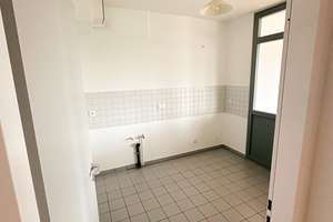 Helle Wohnung mit Balkon im 3. Stock in Halberstadt – Richard-Wagner-Straße 41, 38820 Halberstadt – Vorschaubild 3