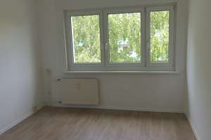 4 Zimmer Wohnung mit Balkon