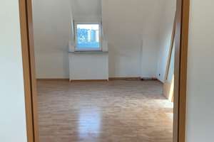 Renovierte, ruhige, lichtdurchflutete 4-Zimmer-Wohnung mit Blick über Stuttgart – Werastraße 109, 70190 Kernerviertel, Stuttgart – Vorschaubild 4