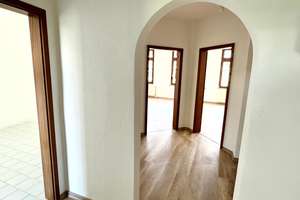 Sonnenberg * Geräumige 2 Zimmer * Wohnküche * Frei – Ludwig-Kirsch-Straße 28, 9130 Sonnenberg, Chemnitz – Vorschaubild 1