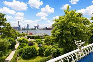 Exklusiver Altbau mit vollem Elbblick: 3-Zimmer Wohnung in Bestlage von Hamburg-Övelgönne – Die vollständige Adresse der Immobilie erhältst du vom Anbieter., 22605 Othmarschen, Hamburg – Vorschaubild 1