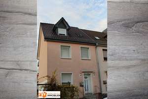 Neustadt. Zentral gelegenes Reihenhaus mit 5,5 Zimmern, Vollkeller und Garten.