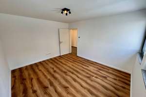 15qm Zimmer Warmmiete - Fussbodenheizung – WiFi – Böblingerstr. 161, 70199 Heslach, Stuttgart – Vorschaubild 2
