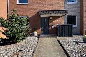 Von Privat, modernisiertes Zweifamilien/Mehrgenerationenhaus in Neuss-Furth – Feldstrasse 42, 41462 Neuss (Rhein-Kreis) – Vorschaubild 1