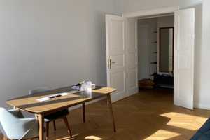 Charmante 3-Zimmer-Altbauwohnung im Zooviertel mit Balkon und Einbauküche – Kühlwetterstraße 38, 40239 Düsseldorf – Vorschaubild 3