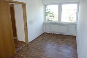 Helle 3 Zimmer Wohnung in München, unmittelbare Nähe zum Lerchenauersee *provisionsfrei* – Paula-Breitenbach Weg 11, 80995 Lerchenau-West, München – Vorschaubild 5