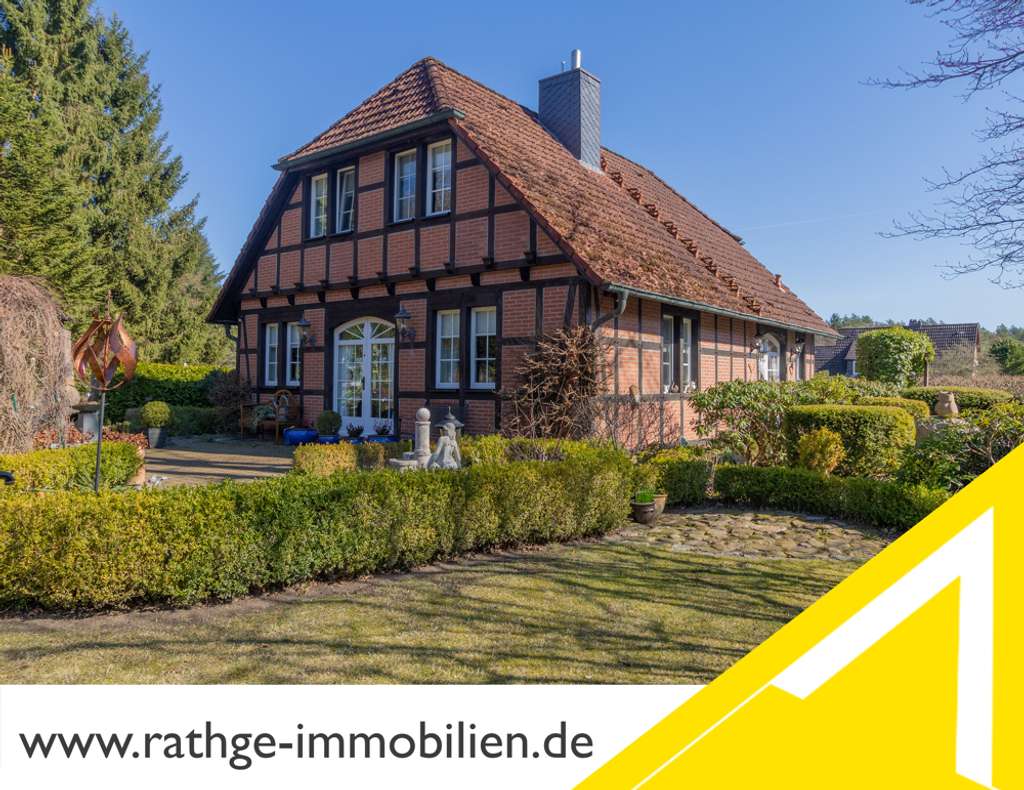 Immobilie in Schnakenbek - Schnakenbek: Einfamilienhaus im Landhausstil mit schönem Garten, Vollkeller und Doppelcarport! - Bild 0