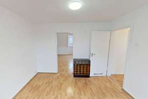 Sanierte 3-Zimmer-Dachgeschosswohnung mit Badewanne in Wuppertal – Bogenstraße 78, 42283 Barmen, Wuppertal – Vorschaubild 3