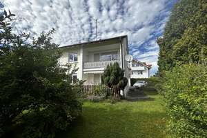 Doppelhaushälfte mit großem Grundstück, Garage und viel Potenzial – Die vollständige Adresse der Immobilie erhältst du vom Anbieter., 88430 Rot an der Rot – Vorschaubild 2