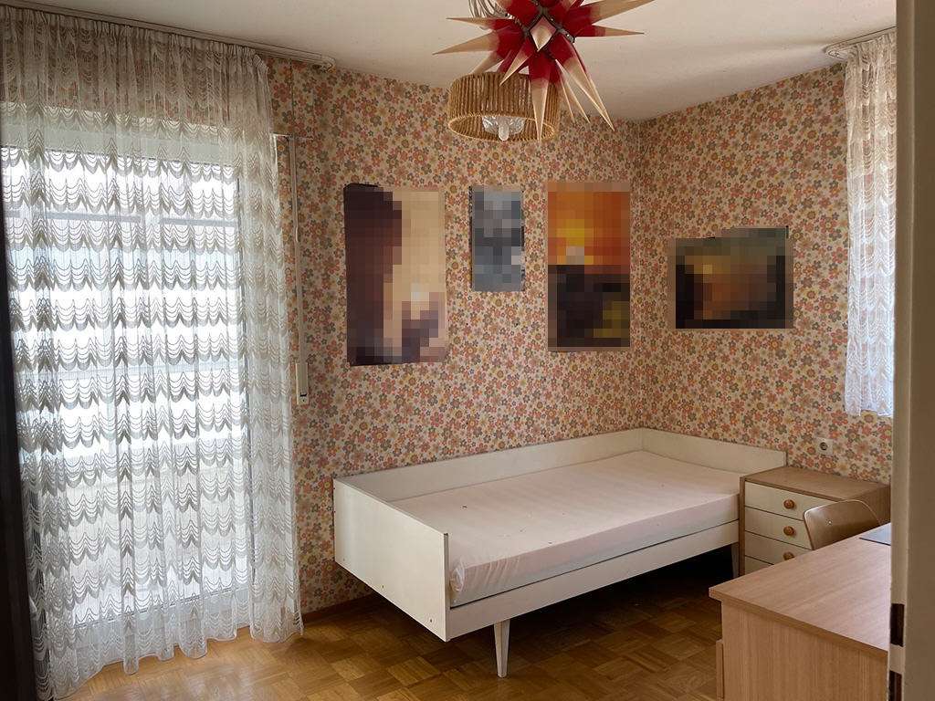 Immobilie in Hessigheim - Großzügige  Doppelhaushälfte mit Wintergarten, Balkon, Garage und sep. Schulungsraum, aufgetei - Bild 5