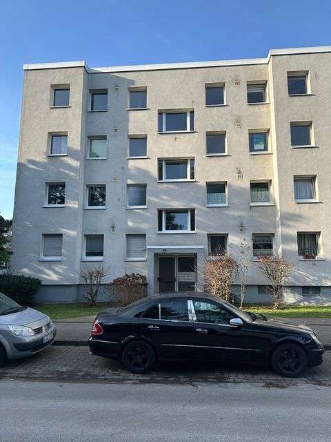 Provisionsfrei: 3 Zimmer Wohnung mit Balkon renovierunsgbedürftig, Düsseldorf – Bild 1