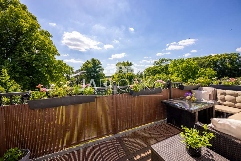 Immobilie in Zarrentin am Schaalsee - Maisonette-Traum auf Schloss Neuhof - Courtagefrei für Käufer - Bild 1