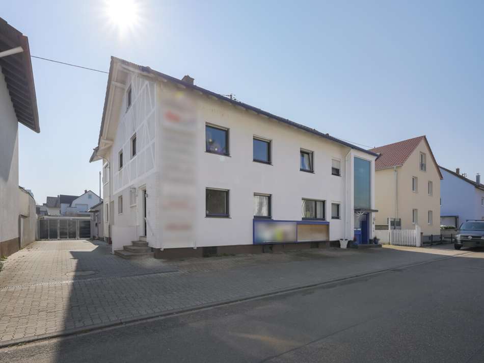 Straßenansicht