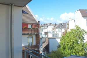 Helle sanierte 2 Zi. Wohnung mit Balkon u. Wohnküche im beliebten Stadtteil Pempelfort