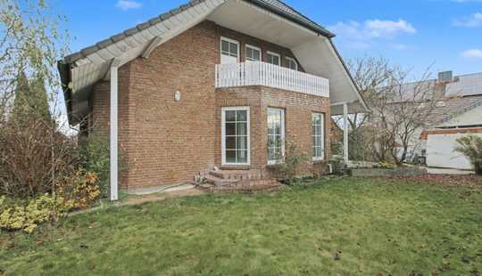 Bild von Stilvoll & großzügig! Behagliches Einfamilienhaus mit Kamin u. Loggia in beliebter, ruhiger Wohnlage