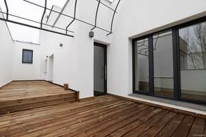 **VISTA Immobilien** Exklusive 4-Zimmer-Maisonettewohnung im Architektenhaus – kernsaniert 2026