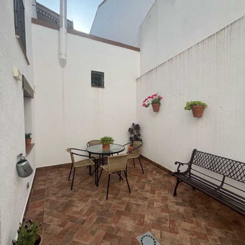 DORFHAUS MIT PATIO