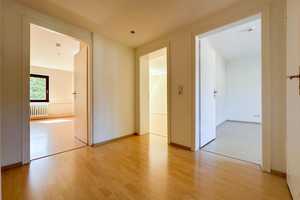 Golzheim: Lichtdurchflutete und effektiv aufgeteilte Familienwohnung + Balkon & Garten in Rheinnähe! – Düsseldorf – Vorschaubild 3