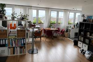 Lichtdurchflutete 2-Zimmer-Dachgeschosswohnung mit Kamin und Klimaanlage – Nikolaus-Knopp-Platz -, 40549 Heerdt, Düsseldorf – Vorschaubild 5