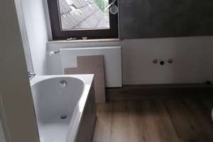 Das Haus liegt in der Gemeinde Nörvenich in einer ruhigen Seitenstraße. Verkehrsmässig ist Nörvenich – Die vollständige Adresse der Immobilie erhältst du vom Anbieter., 52388 Nörvenich – Vorschaubild 3