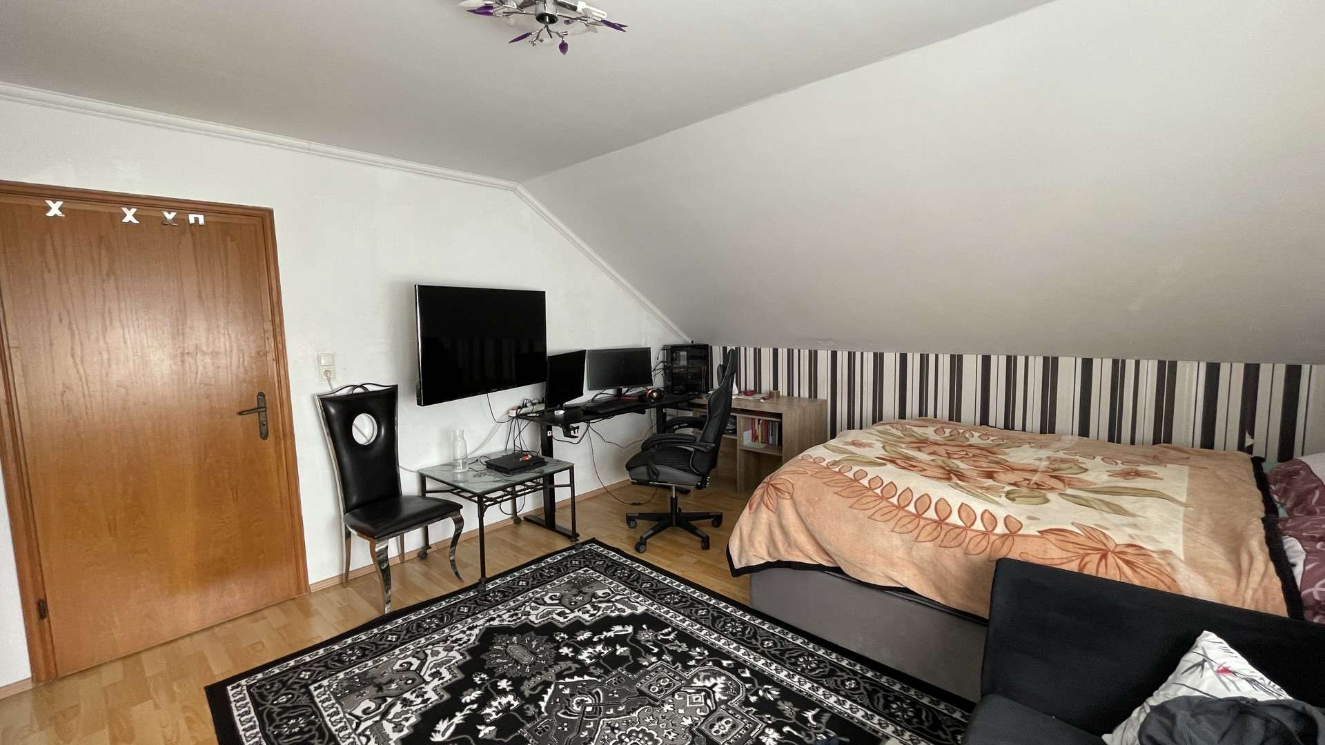 Immobilie in Hennef (Sieg) - Gepflegtes, verklinkertes Zweifamilienhaus mit zwei Garagen und PV-Anlage in Hennef-Blankenberg! - Bild 6