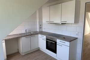 Helle 3-Zi.-DG-Wohnung mit Wohnküche und Südbalkon in Bramfeld – Wiedehopfstieg 33a, 22179 Bramfeld, Hamburg – Vorschaubild 3