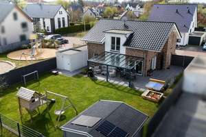 LEBEN IM GRÜNEN – MIT STIL UND WEITBLICK: Freistehendes Architektenhaus in ruhiger Toplage – Die vollständige Adresse der Immobilie erhältst du vom Anbieter., 59071 Uentrop, Hamm – Vorschaubild 3