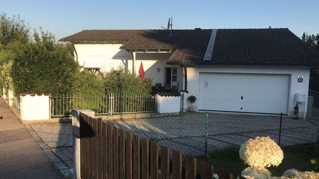 Immobilie in Nandlstadt - Individuelles Einfamilienhaus mit Pool in Nandlstadt - Provisionsfrei - - Bild 0