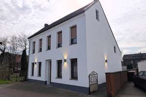 Geräumiges 6,5-Zimmer-Haus mit viel Potential und großem Grundstück u – Die vollständige Adresse der Immobilie erhältst du vom Anbieter., 47228 Bergheim, Duisburg – Vorschaubild 4