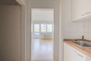 Bezugsfreies Studio-Apartment mit Balkon I nahe Kurfürstendamm I Aufzug I Concierge-Service – Eisenzahnstraße 16, 10709 Wilmersdorf, Berlin – Vorschaubild 7