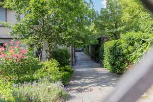 Wunderbar ruhig und zentral zugleich.
Wohnen im grünen Diplomatenviertel direkt am Tiergarten. – Die vollständige Adresse der Immobilie erhältst du vom Anbieter., 10787 Tiergarten, Berlin – Vorschaubild 15
