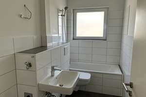 Super ansprechende frisch renovierte 3,5 Zimmer Wohnung über den Dächern von Dortmund Alt-Scharnhors – Paul-Ronczka-Str. 18, 44328 Alt-Scharnhorst, Dortmund – Vorschaubild 7