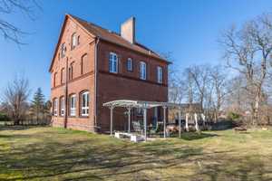 Altehrwürdiges Einfamilienhaus mit Einliegerwohnung und 8 Zimmern auf großem Grundstück bei Rathenow – Havelland (Kreis) – Vorschaubild 1
