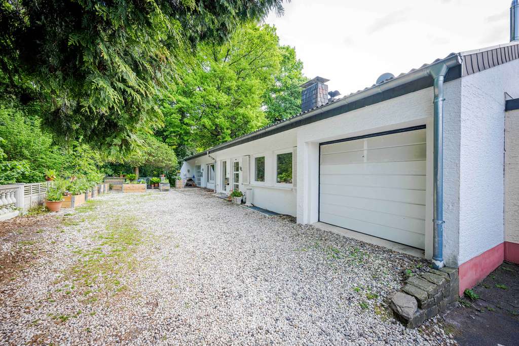 Außergewöhnliche Villa mit viel Platz und hohen Mieteinnahmen