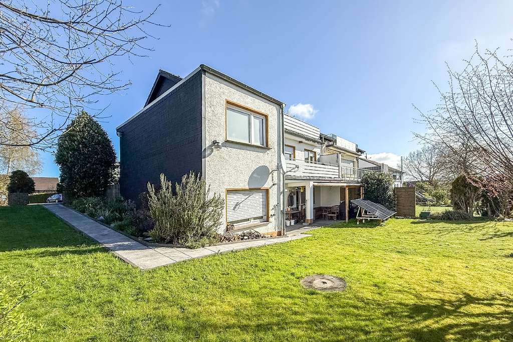 Immobilie in Lohmar - Idyllisch wohnen, clever investieren - Besondere Immobilie mit Perspektive im Herzen von Honrath! - Bild 0