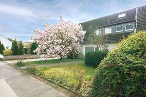Ein Zuhause voller Möglichkeiten: zeitloses Zweifamilienhaus
mit wunderschönem Garten! – Die vollständige Adresse der Immobilie erhältst du vom Anbieter., 40721 Hilden – Vorschaubild 12