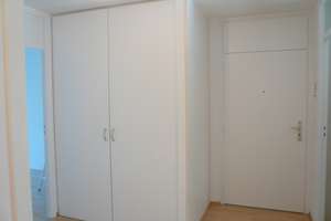 Von Privat - helle 3-Zimmer-Wohnung mit Balkon und Einbauküche, Blick ins Grüne – Preziosastraße 25, 81927 Johanneskirchen, München – Vorschaubild 8